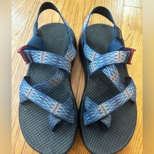 Women’s chacos size 8 wide